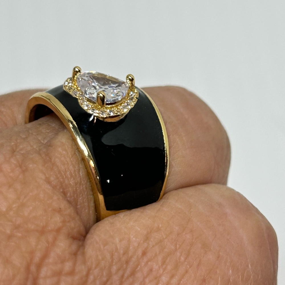 Elegant Black and Gold Ring Adjustable size and with Crystal Heart Accent - Picture 3 of 4